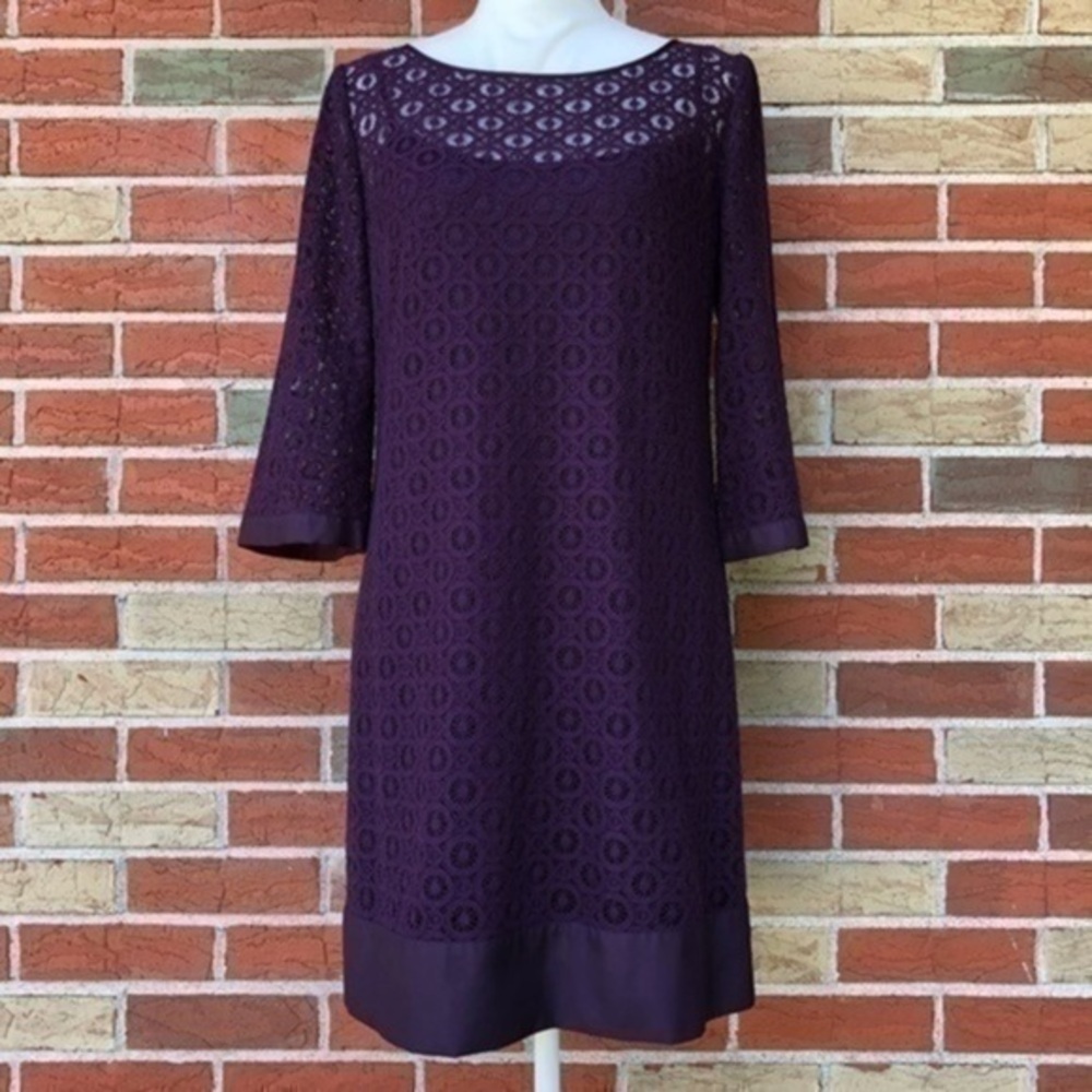 Laundry by Shelli Segal Keyhole Purple Lace Bell Sleeve Dress 👗